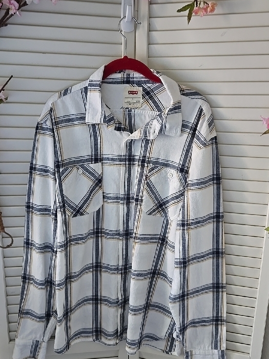 Levi's Other - Levi's White & Navy Plaid Lightweight Button-Down Shirt